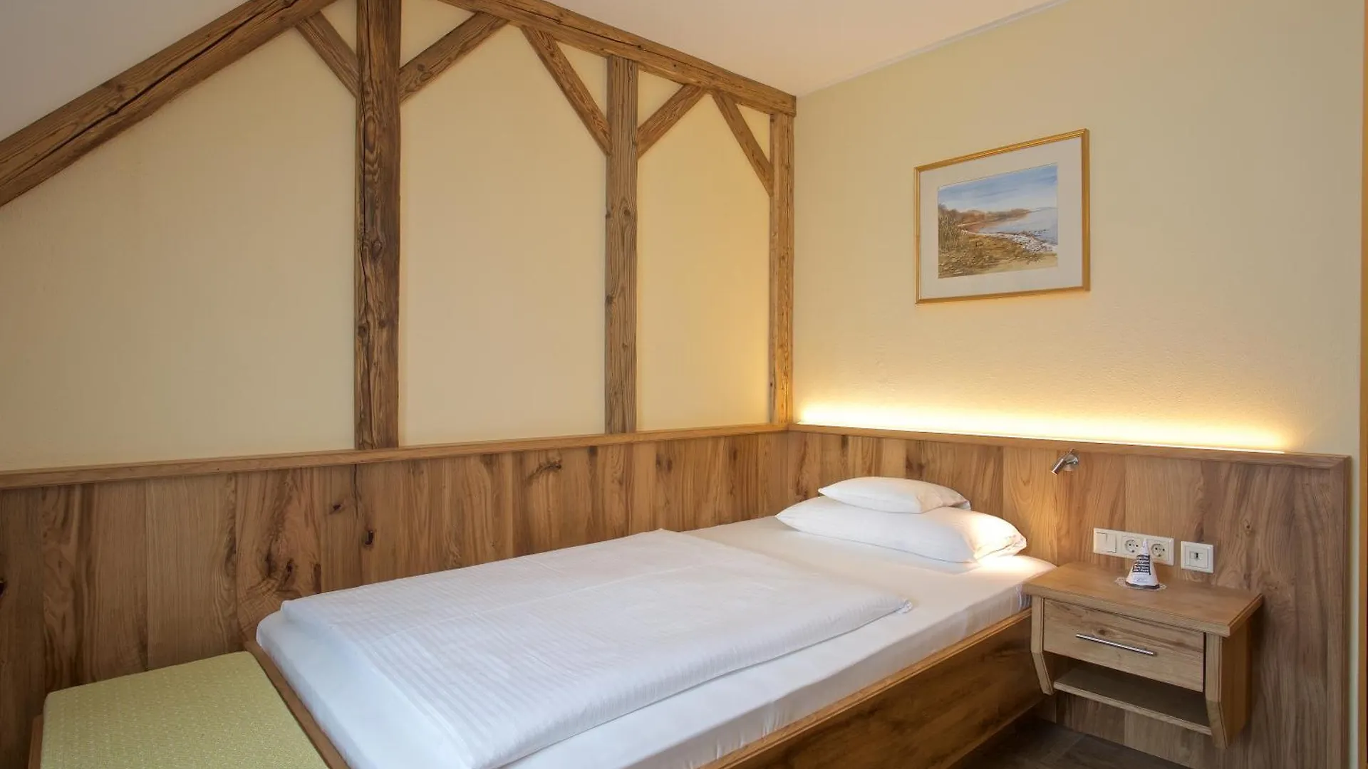Hotel Am Schlossberg Erding 4*,
