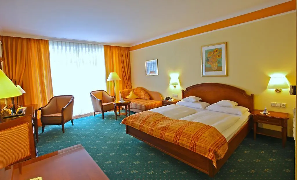 Hotel am Schloßberg Erding 4*,